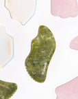 Le gua sha en jade Seasonly pour le massage du corps et du visage