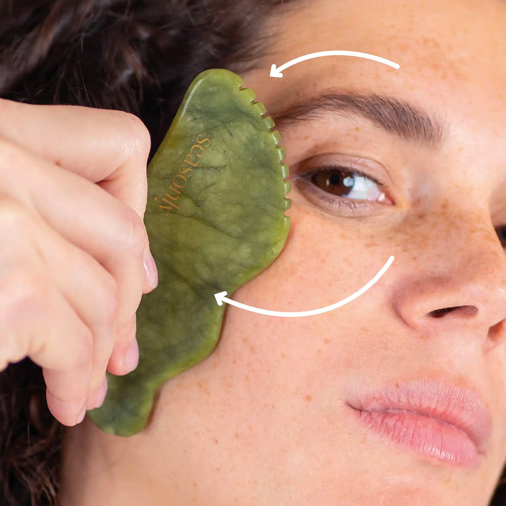 Le gua sha en jade Seasonly pour le massage du corps et du visage