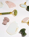 Le gua sha en opale pour s'initier au massage du visage